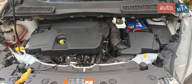 Внедорожник / Кроссовер Ford Kuga 2017 в Каменец-Подольском