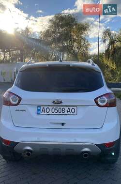 Внедорожник / Кроссовер Ford Kuga 2011 в 