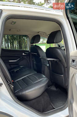 Внедорожник / Кроссовер Ford Kuga 2011 в 