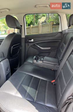 Внедорожник / Кроссовер Ford Kuga 2011 в 