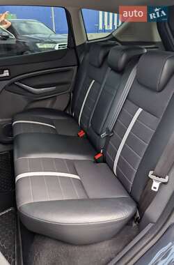 Внедорожник / Кроссовер Ford Kuga 2010 в 