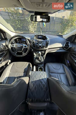 Внедорожник / Кроссовер Ford Kuga 2014 в 
