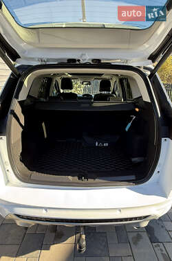 Внедорожник / Кроссовер Ford Kuga 2014 в 