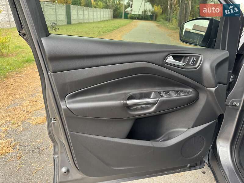 Внедорожник / Кроссовер Ford Kuga 2013 в Киеве