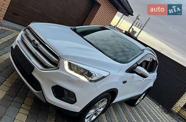 Позашляховик / Кросовер Ford Kuga 2019 в Києві