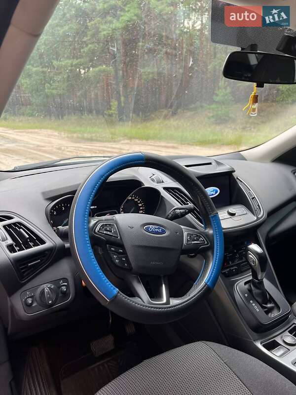 Позашляховик / Кросовер Ford Kuga 2019 в Києві