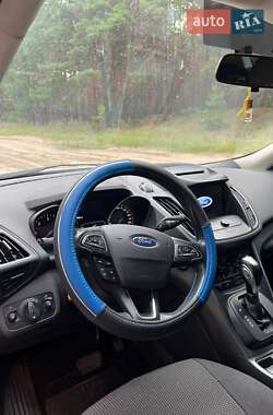 Внедорожник / Кроссовер Ford Kuga 2019 в 