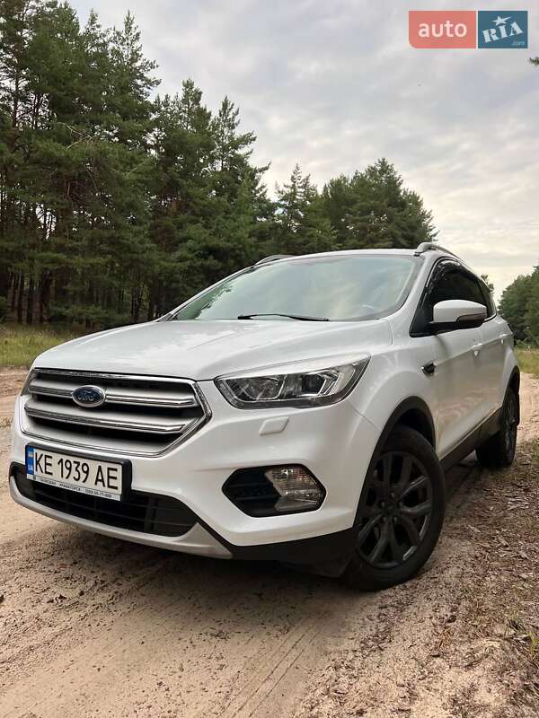 Позашляховик / Кросовер Ford Kuga 2019 в Києві