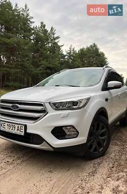 Внедорожник / Кроссовер Ford Kuga 2019 в 