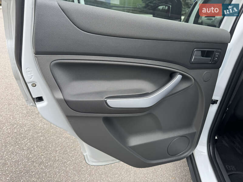 Позашляховик / Кросовер Ford Kuga 2011 в Києві