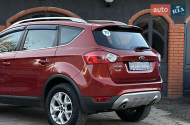 Позашляховик / Кросовер Ford Kuga 2010 в 