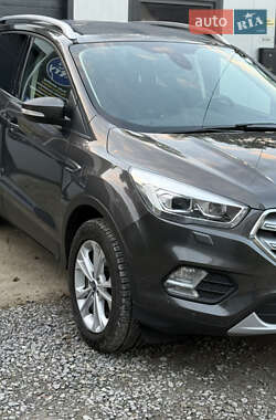Позашляховик / Кросовер Ford Kuga 2019 в  фото 9 Позашляховик / Кросовер Ford Kuga 2019 в