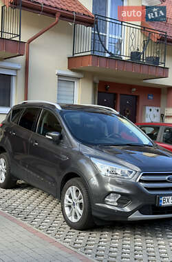 Позашляховик / Кросовер Ford Kuga 2019 в  фото 16 Позашляховик / Кросовер Ford Kuga 2019 в