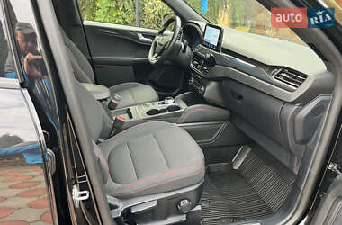 Позашляховик / Кросовер Ford Kuga 2021 в  фото 70 Позашляховик / Кросовер Ford Kuga 2021 в