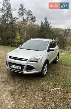 Позашляховик / Кросовер Ford Kuga 2014 в  фото 6 Позашляховик / Кросовер Ford Kuga 2014 в