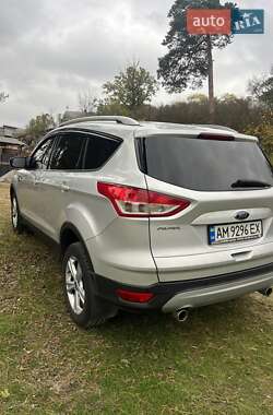 Позашляховик / Кросовер Ford Kuga 2014 в  фото 8 Позашляховик / Кросовер Ford Kuga 2014 в
