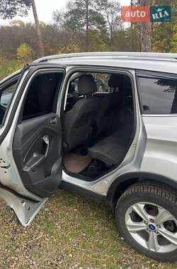 Позашляховик / Кросовер Ford Kuga 2014 в  фото 28 Позашляховик / Кросовер Ford Kuga 2014 в