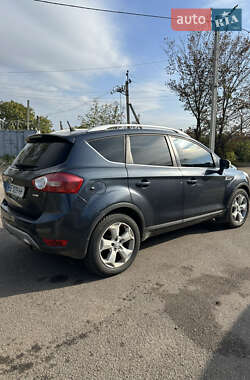 Внедорожник / Кроссовер Ford Kuga 2010 в 