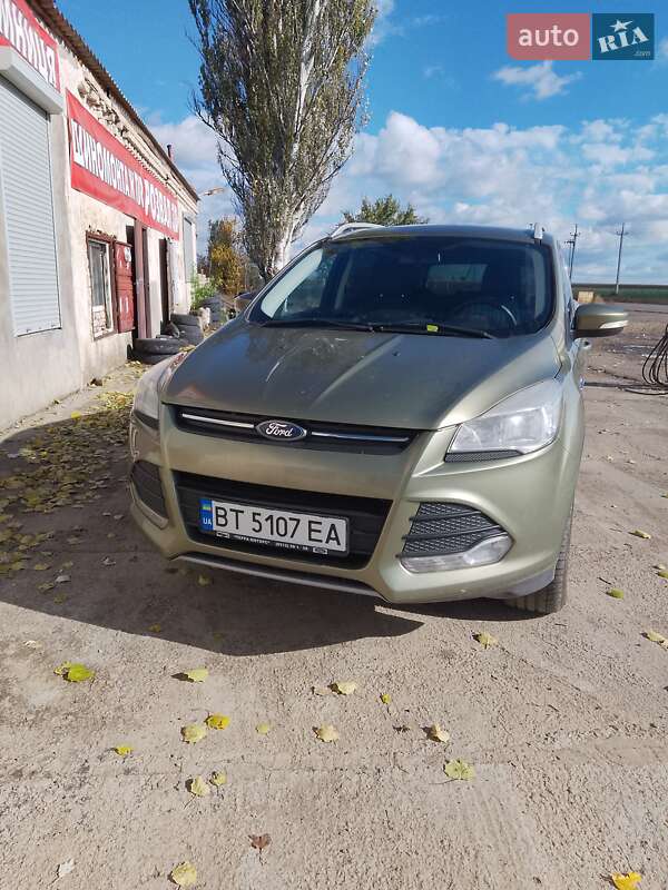 Внедорожник / Кроссовер Ford Kuga 2013 в 