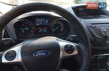 Внедорожник / Кроссовер Ford Kuga 2013 в 