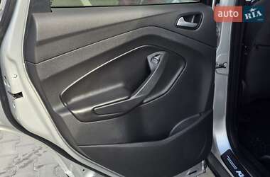 Внедорожник / Кроссовер Ford Kuga 2013 в 