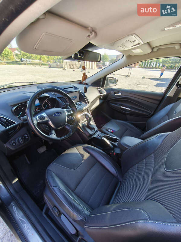 Внедорожник / Кроссовер Ford Kuga 2016 в Кельменцах