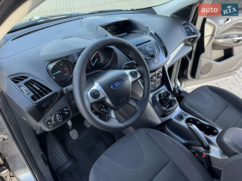 Позашляховик / Кросовер Ford Kuga 2015 в Миколаєві