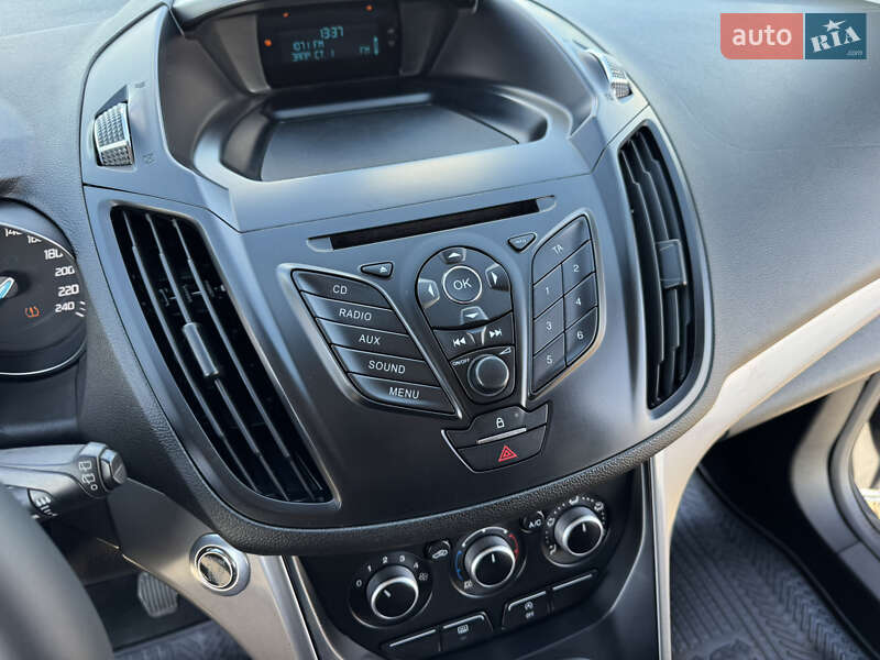 Позашляховик / Кросовер Ford Kuga 2015 в Миколаєві