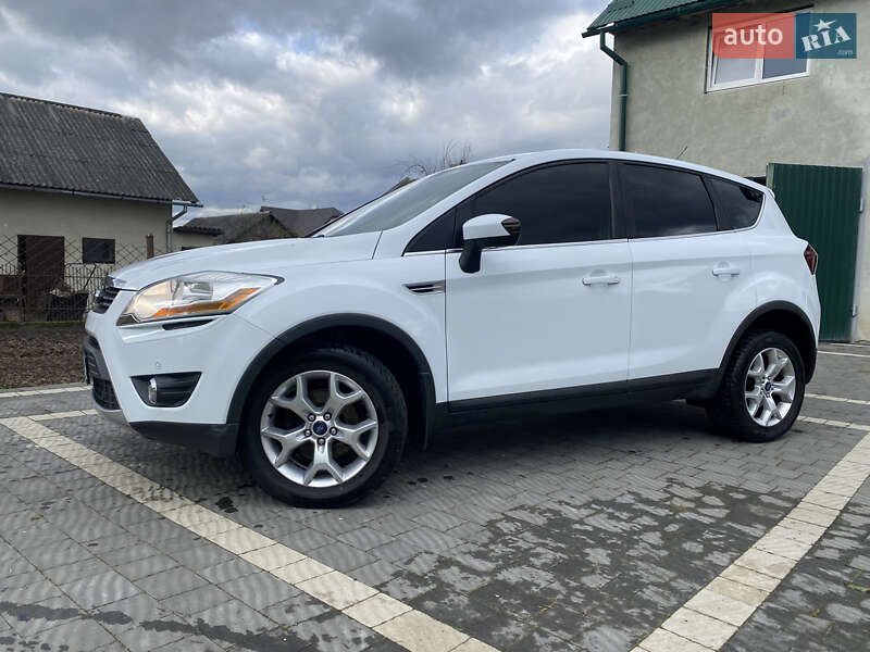 Позашляховик / Кросовер Ford Kuga 2011 в Стрию