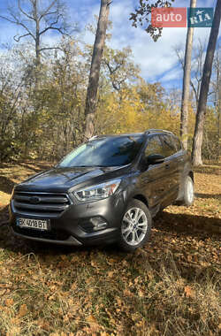 Внедорожник / Кроссовер Ford Kuga 2016 в Киеве