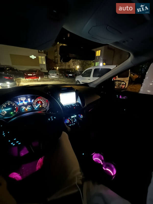 Позашляховик / Кросовер Ford Kuga 2016 в Києві фото 22 Позашляховик / Кросовер Ford Kuga 2016 в Києві
