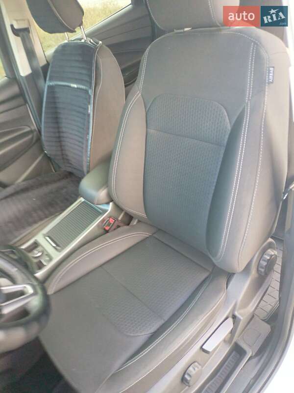 Внедорожник / Кроссовер Ford Kuga 2018 в Днепре фото 9 Внедорожник / Кроссовер Ford Kuga 2018 в Днепре