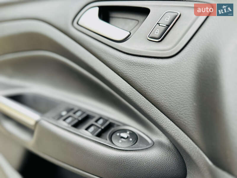 Позашляховик / Кросовер Ford Kuga 2013 в Києві фото 30 Позашляховик / Кросовер Ford Kuga 2013 в Києві