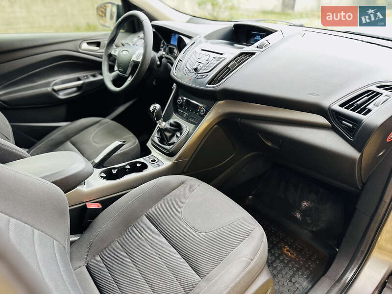 Позашляховик / Кросовер Ford Kuga 2013 в Києві фото 43 Позашляховик / Кросовер Ford Kuga 2013 в Києві