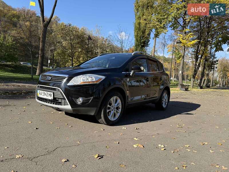 Внедорожник / Кроссовер Ford Kuga 2012 в Киеве