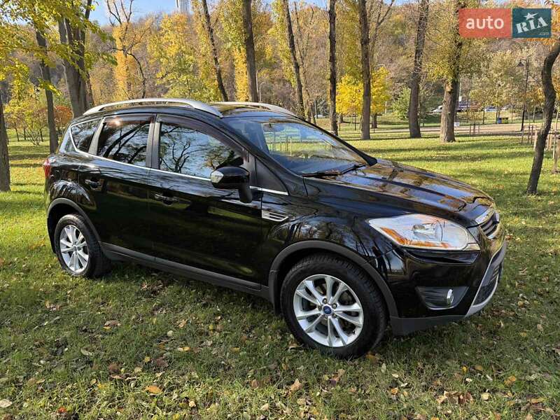 Внедорожник / Кроссовер Ford Kuga 2012 в Киеве