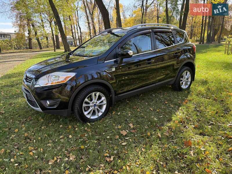 Внедорожник / Кроссовер Ford Kuga 2012 в Киеве
