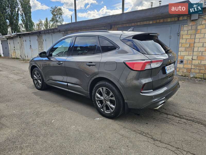 Позашляховик / Кросовер Ford Kuga 2023 в Києві