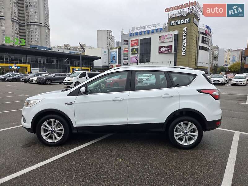 Внедорожник / Кроссовер Ford Kuga 2019 в Киеве
