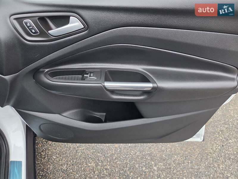 Внедорожник / Кроссовер Ford Kuga 2019 в Киеве