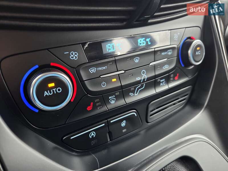 Внедорожник / Кроссовер Ford Kuga 2019 в Киеве