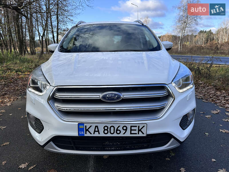 Внедорожник / Кроссовер Ford Kuga 2016 в Киеве