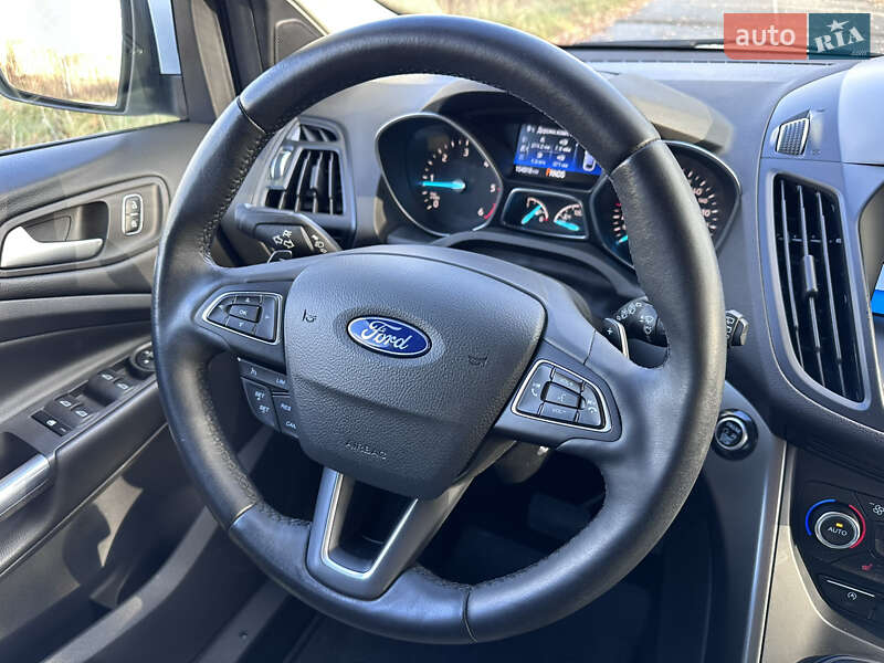 Внедорожник / Кроссовер Ford Kuga 2016 в Киеве