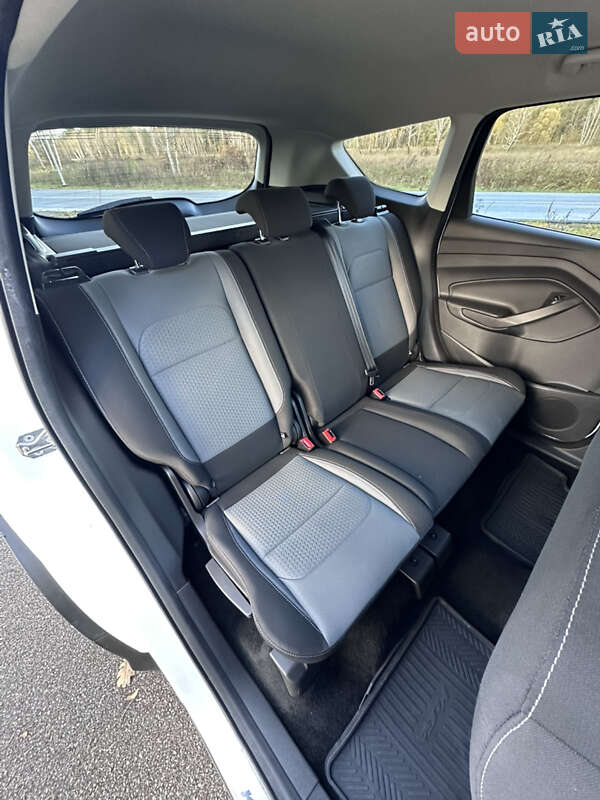 Внедорожник / Кроссовер Ford Kuga 2016 в Киеве