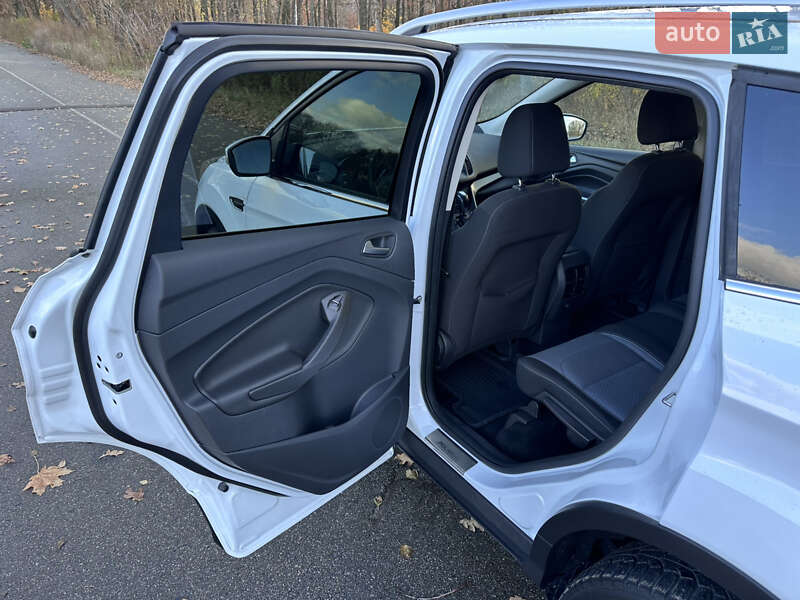 Внедорожник / Кроссовер Ford Kuga 2016 в Киеве