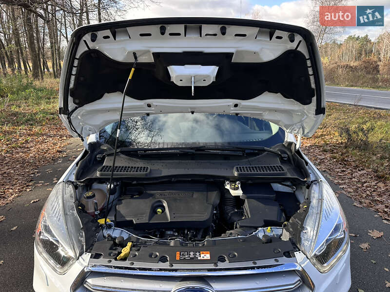 Внедорожник / Кроссовер Ford Kuga 2016 в Киеве