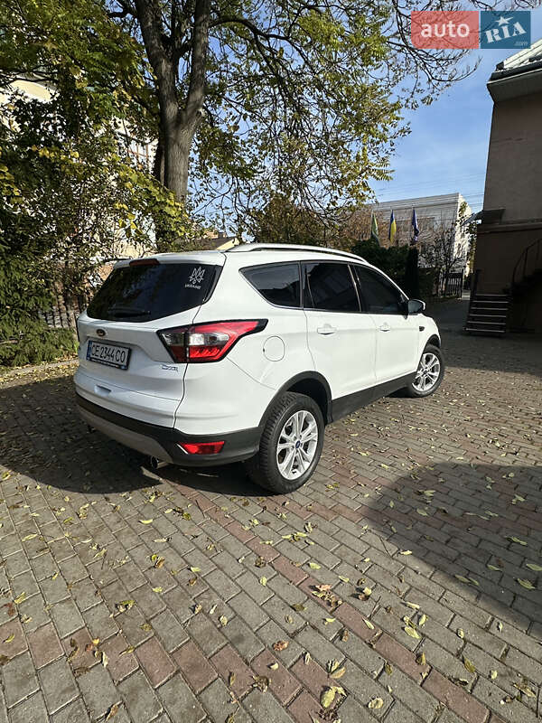 Позашляховик / Кросовер Ford Kuga 2019 в Чернівцях