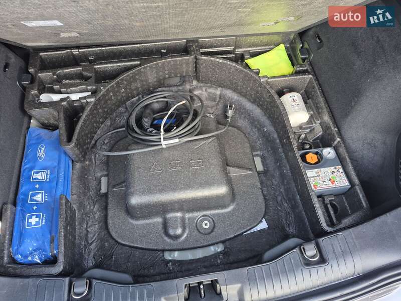 Внедорожник / Кроссовер Ford Kuga 2022 в Киеве