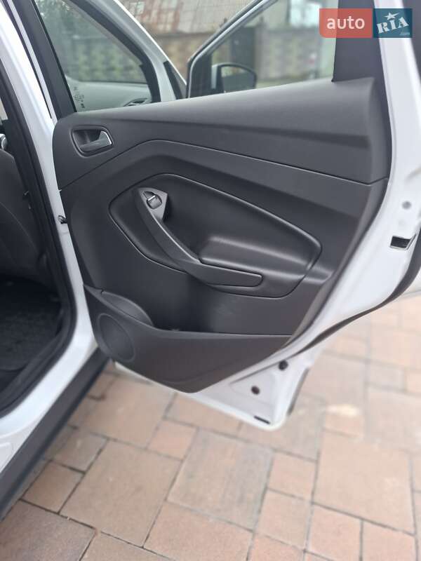 Внедорожник / Кроссовер Ford Kuga 2014 в Звягеле