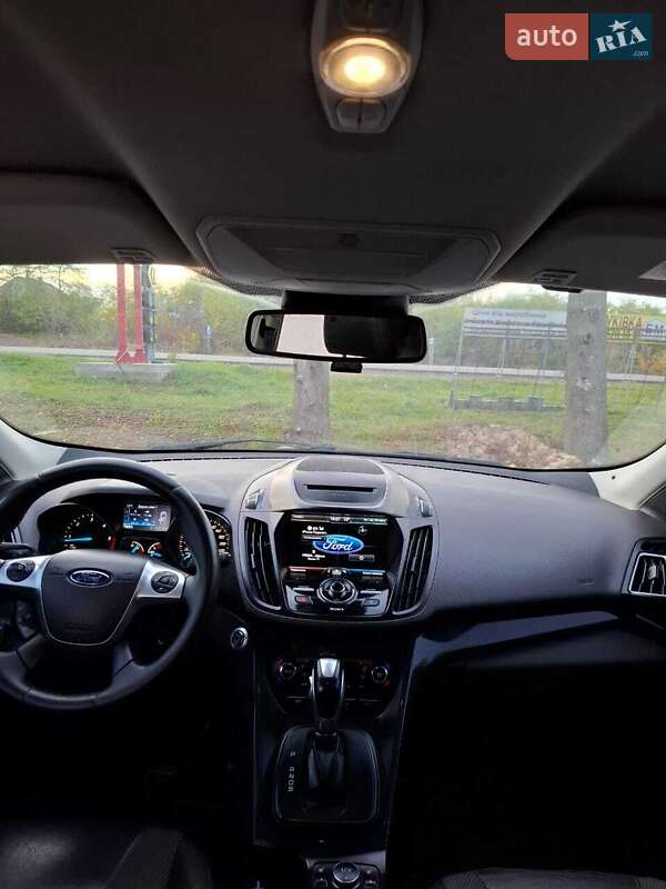 Внедорожник / Кроссовер Ford Kuga 2016 в Черновцах